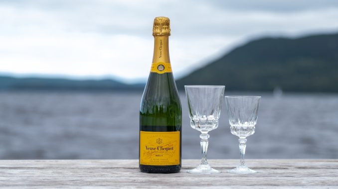 Champagnens påverkan på sinnesintryck och känslor illustration